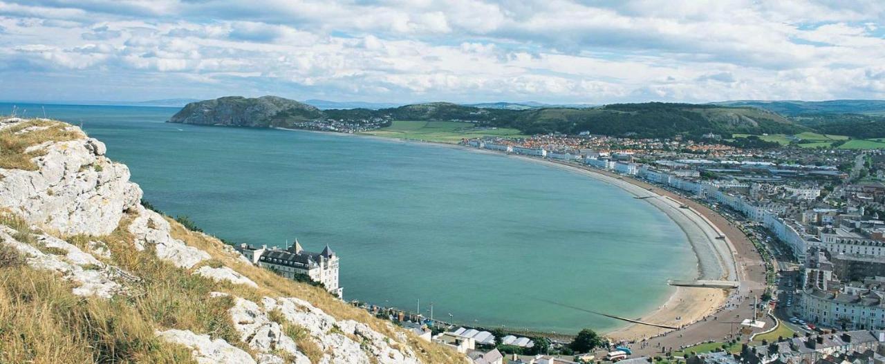 Snowdon Retreat Villa By Seaside ลันดิดโน ภายนอก รูปภาพ